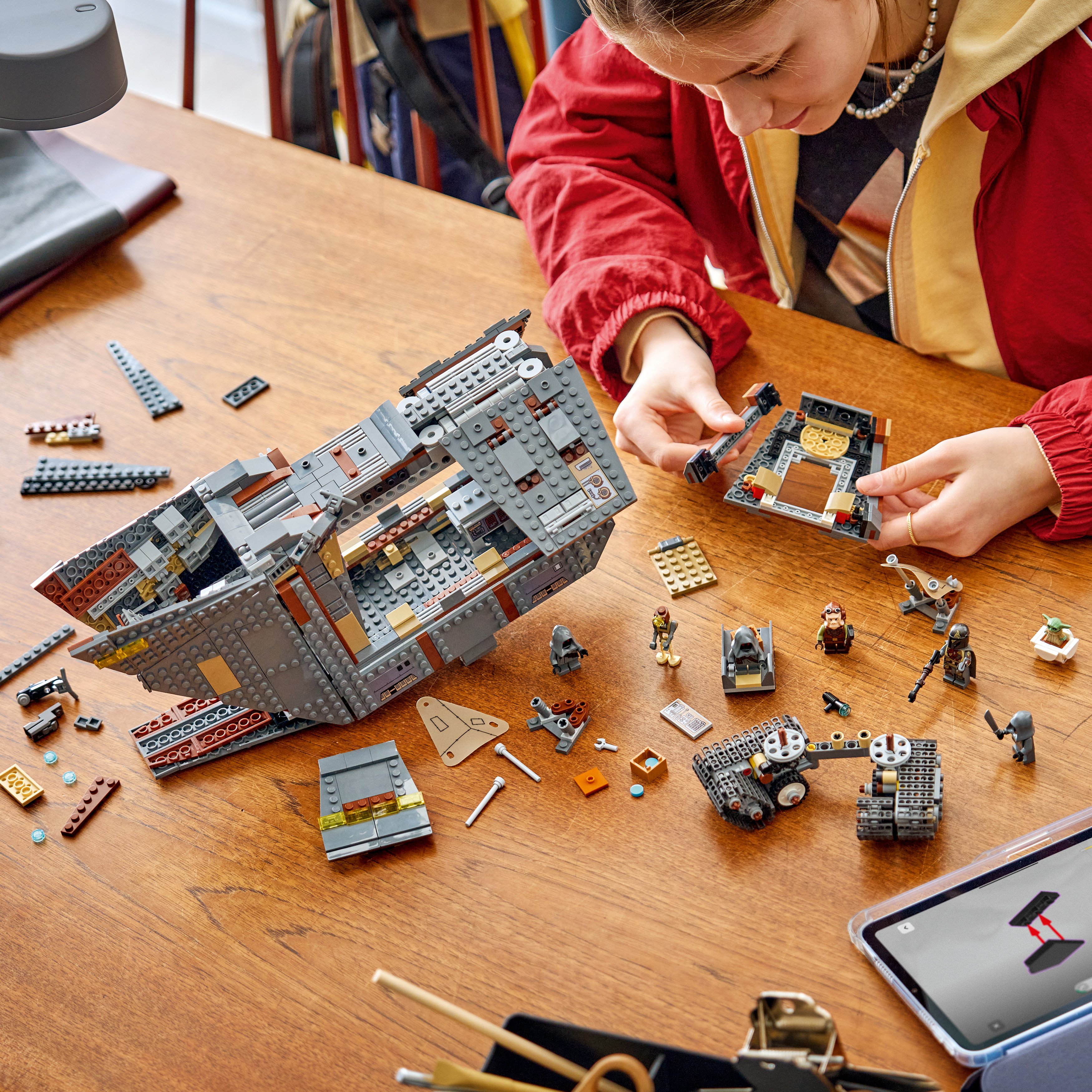 LEGO® Star Wars™ Piaskoczołg wędrownych Jawów i bagnorożec 75453