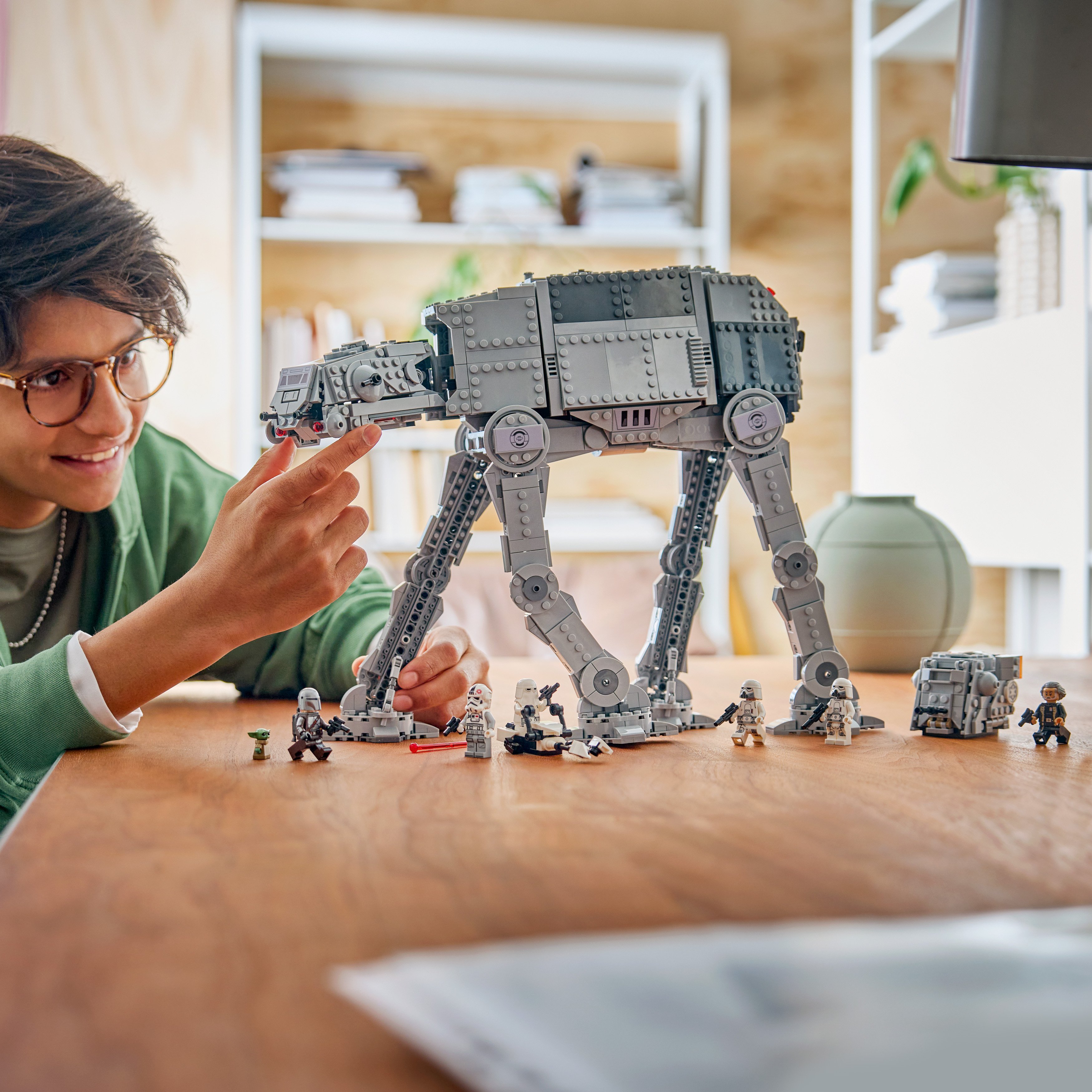 LEGO® Star Wars™ AT-AT™ Resztek Imperium i INT-4 75454