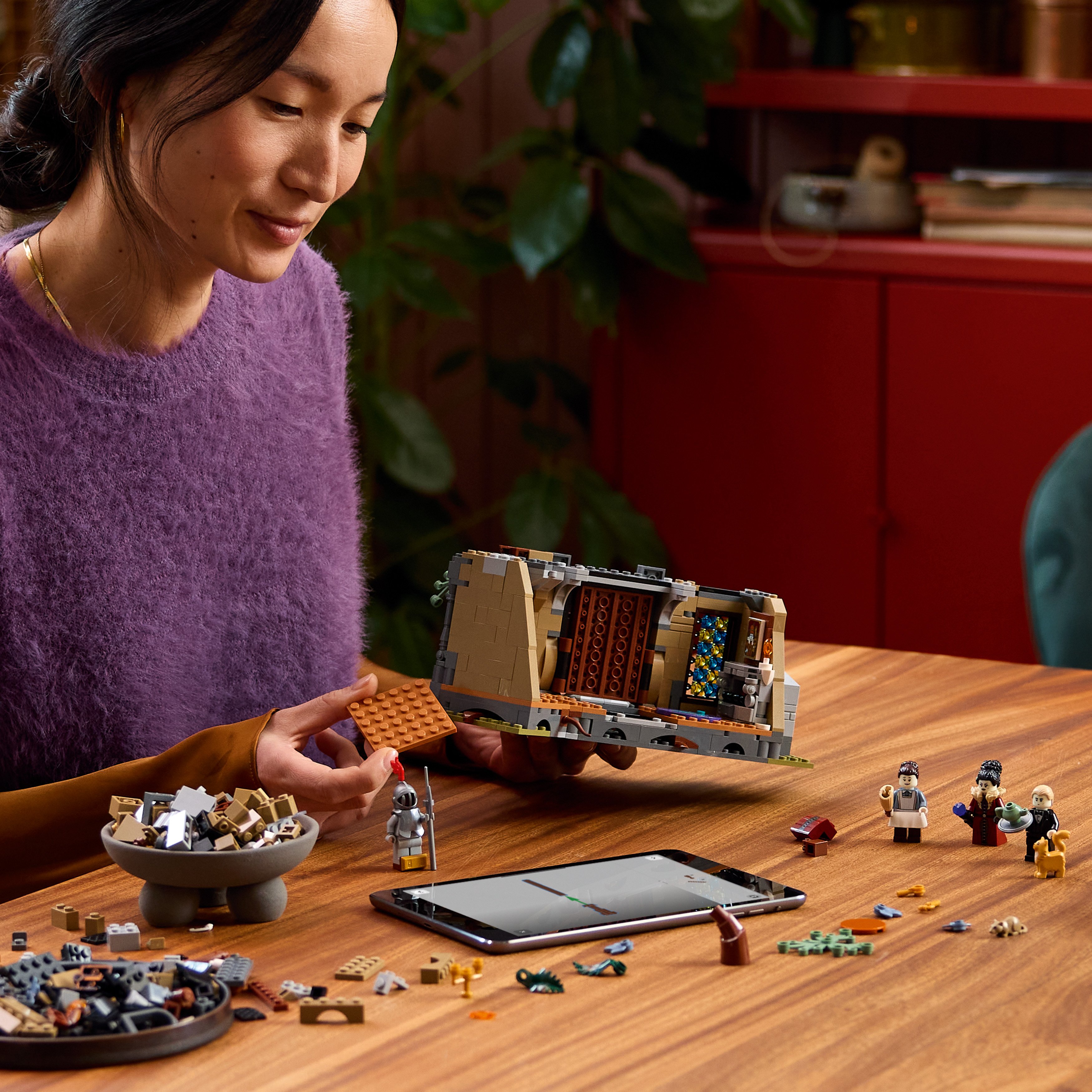 LEGO® Icons Rezydencja burmistrzyni 11383, ozdoba z osobliwą posiadłością