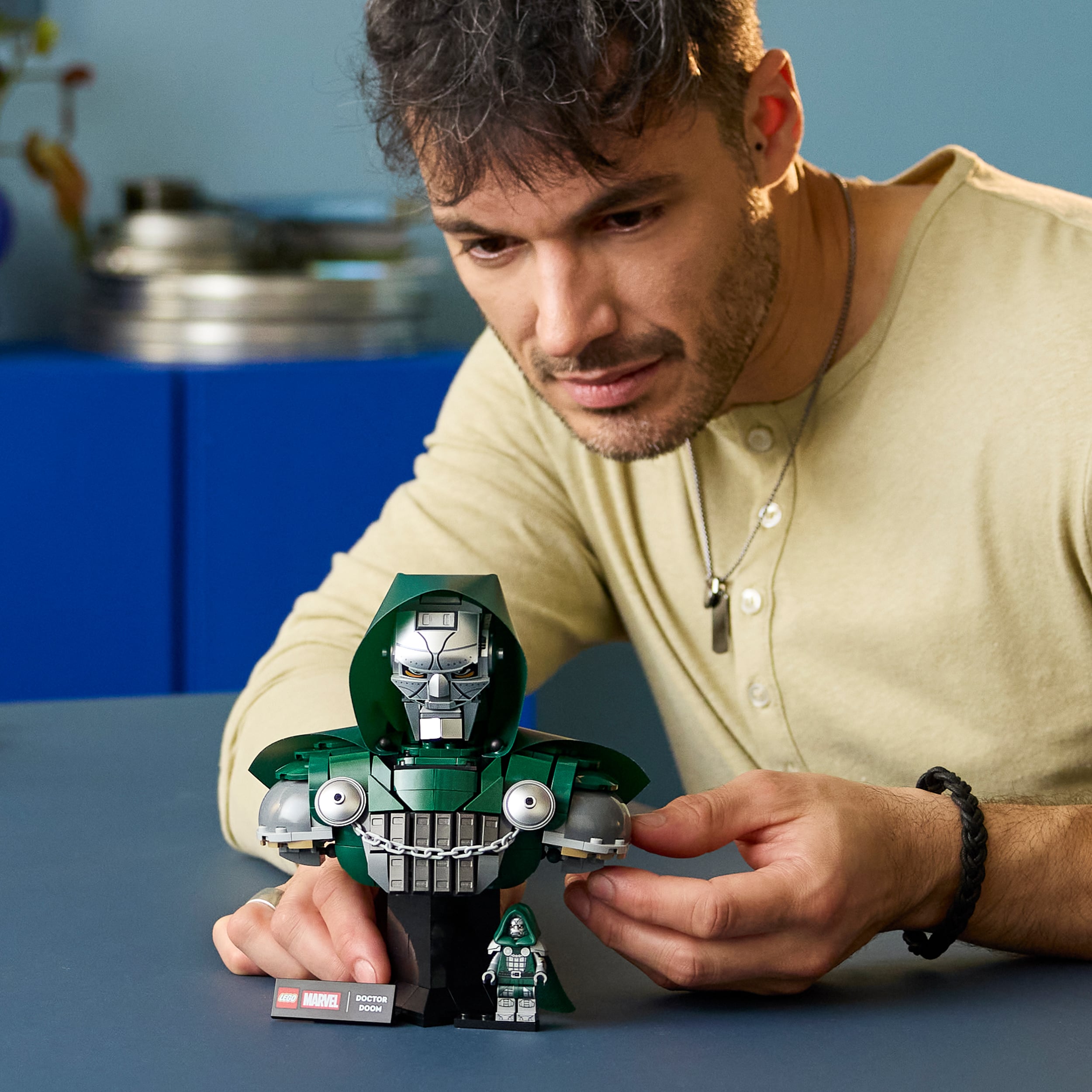 LEGO® ǀ Marvel Popiersie Doktora Dooma 76345, zestaw