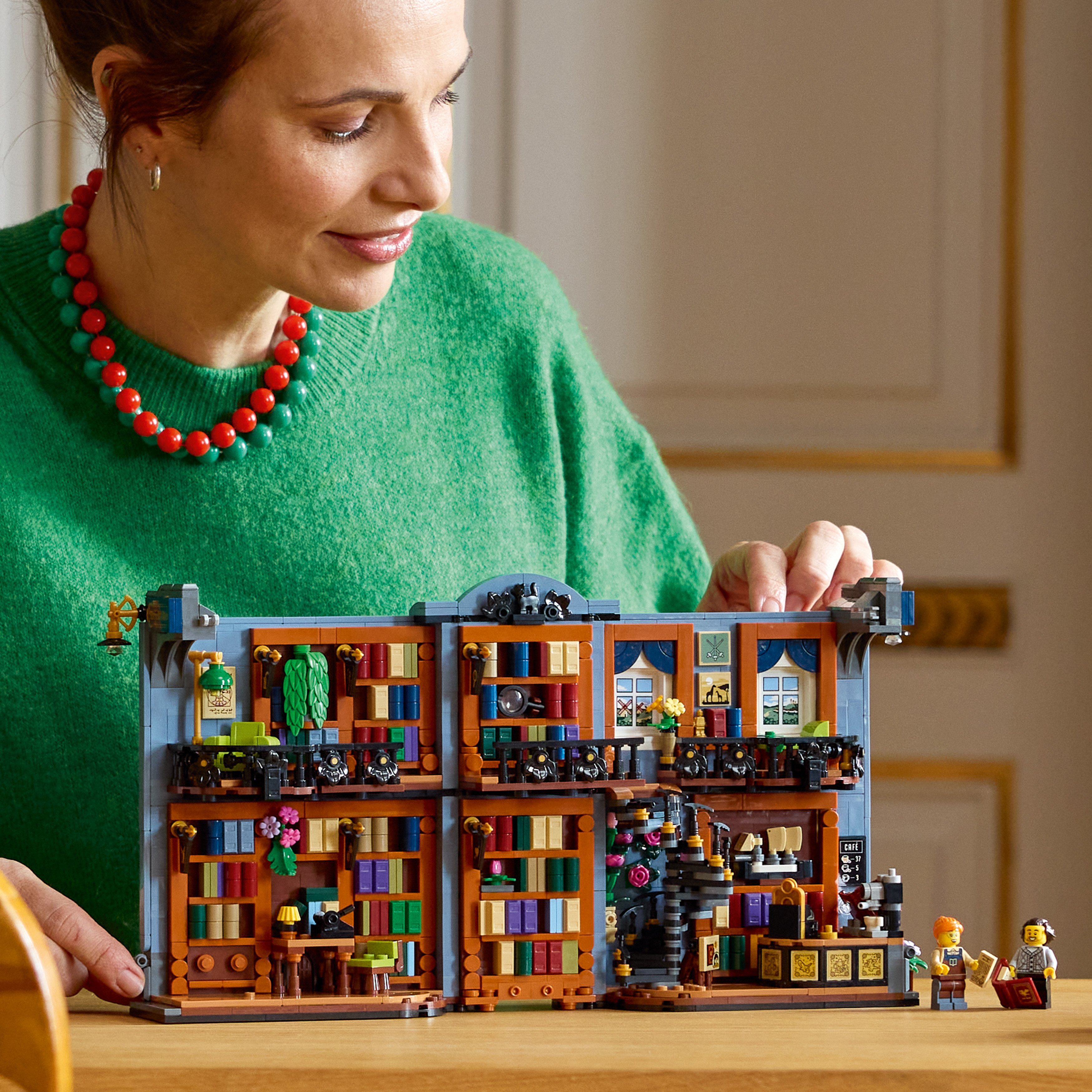 LEGO® Icons Book nook: Księgarnia 11379, zestaw konstrukcyjny