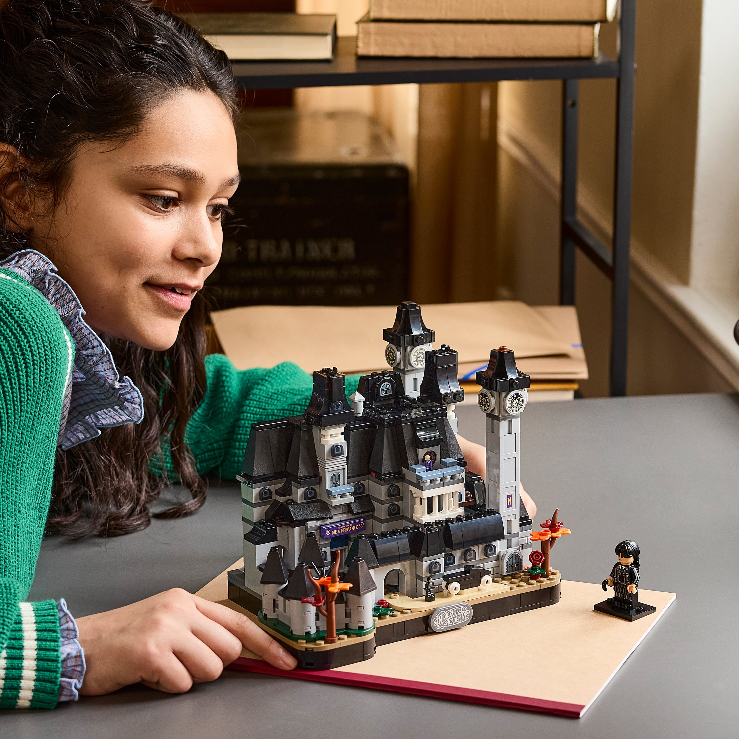 LEGO® Wednesday Akademia Nevermore 76788, zabawka konstrukcyjna pełna tajemnic