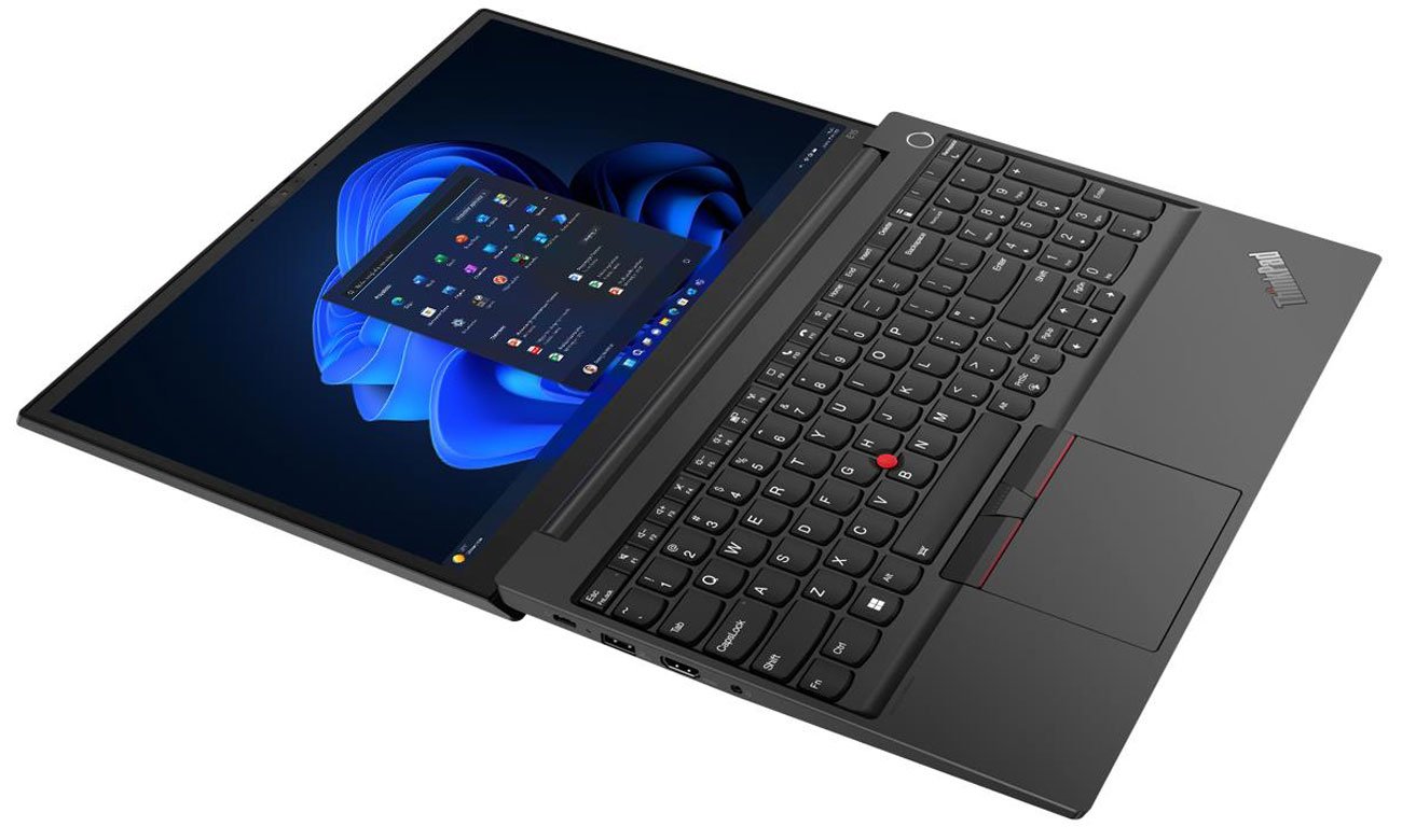Lenovo ThinkPad E15 спереду
