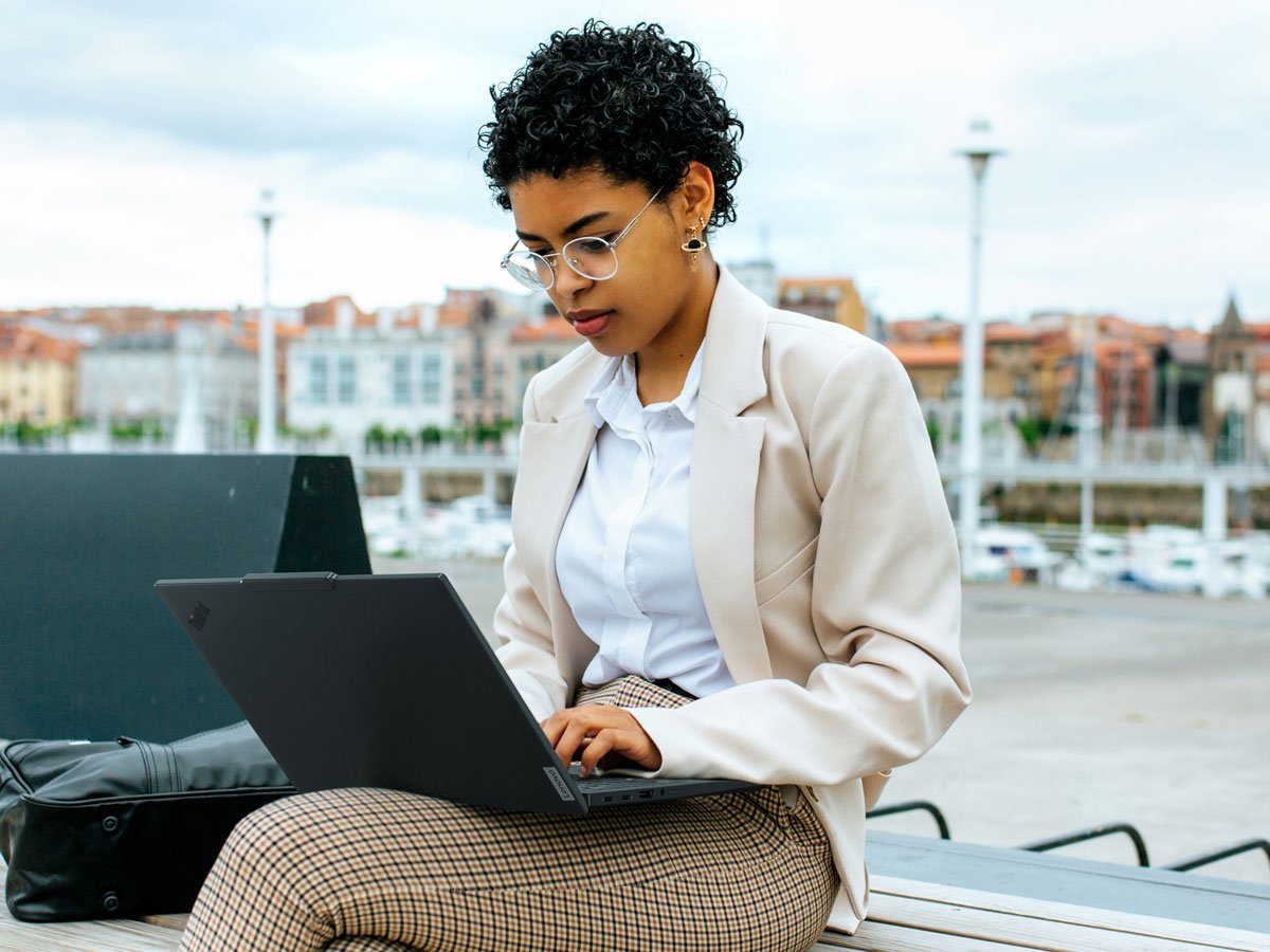 Lenovo ThinkPad T14s wygląd laptopa