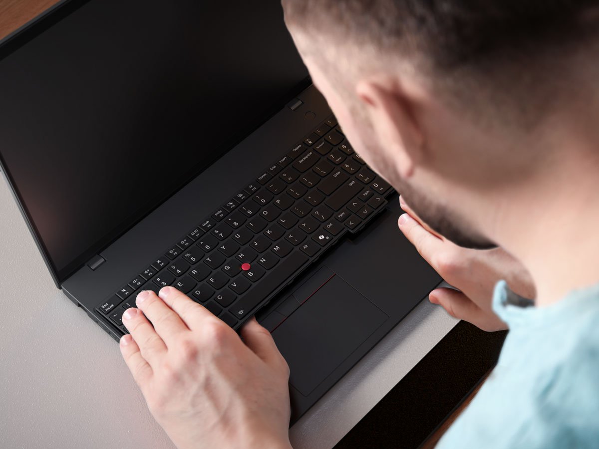 Lenovo ThinkPad L16 lifestyle klawiatura
