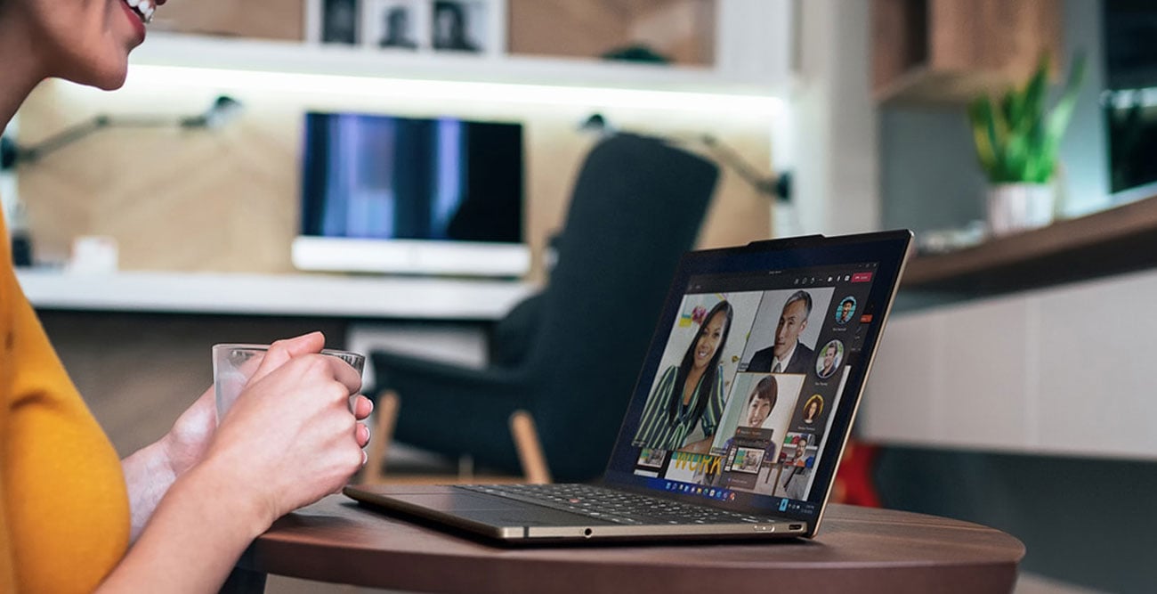 Lenovo ThinkPad Z13 prawy bok