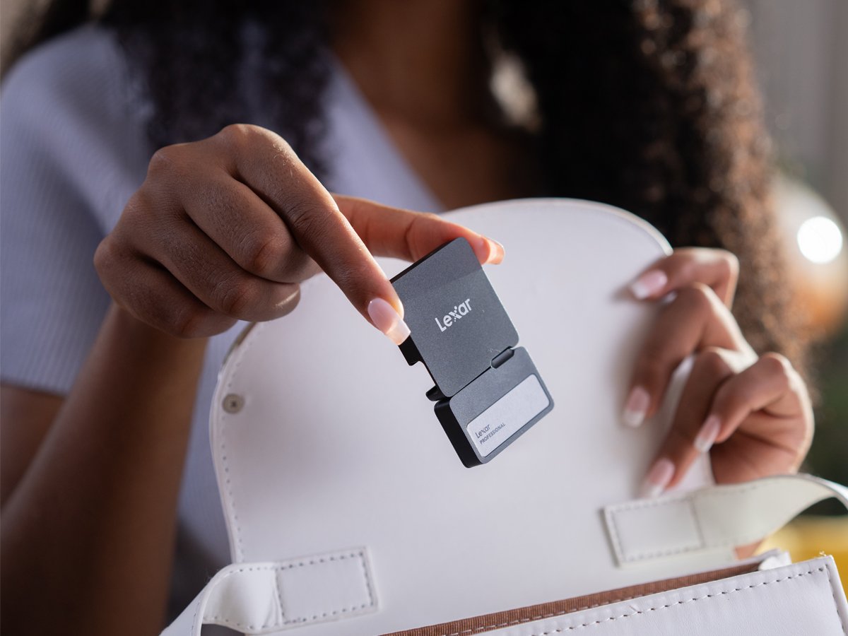 Dysk przenośny Lexar Professional SL400 Go Portable + Hub - Grafika lifestyle