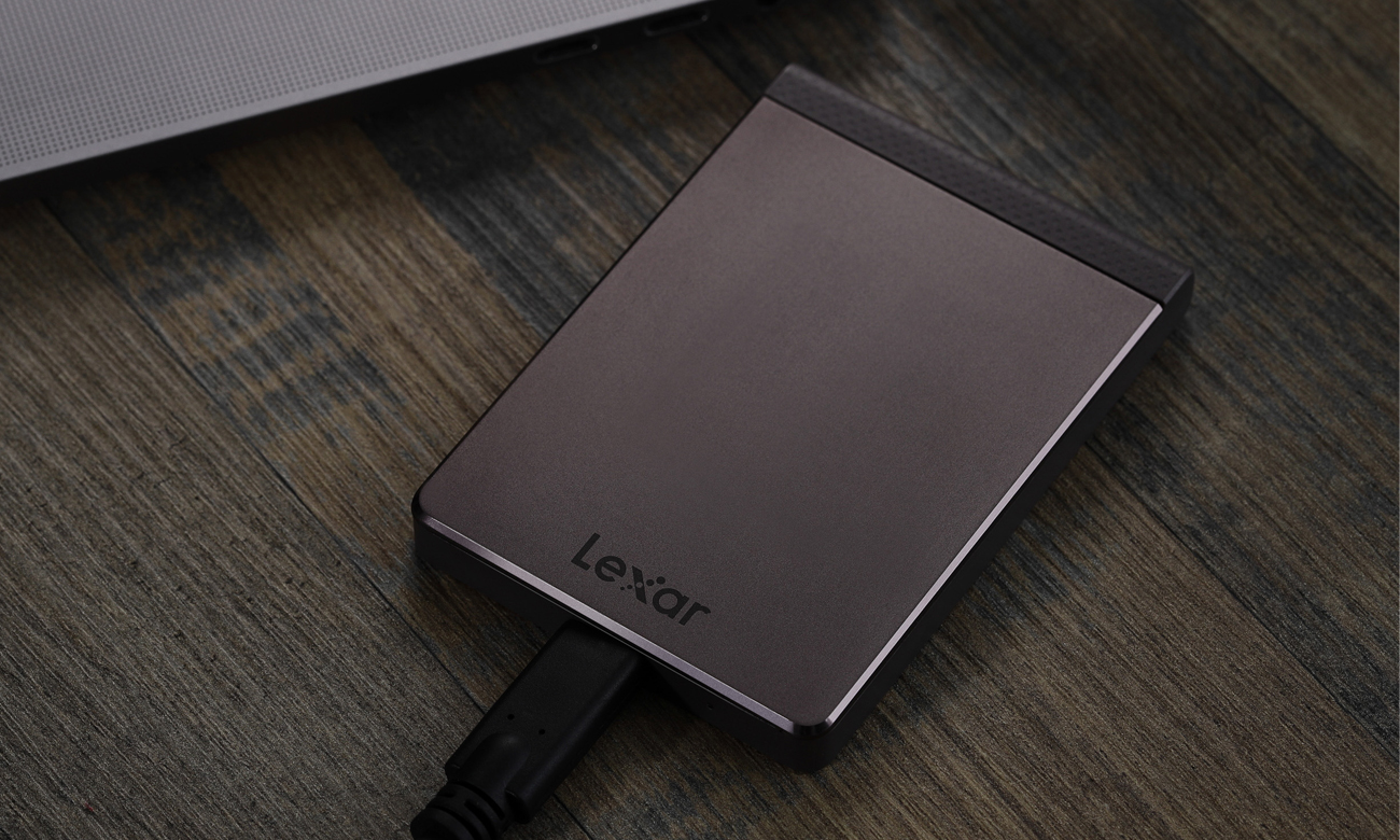 Dysk przenośny SSD Lexar SL200 - Grafika lifestyle