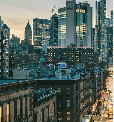 Obraz przedstawia scenę w trybie czytelnika, w którym niebieska barwa jest przesunięta ku żółtej, aby mniej męczyć oczy.