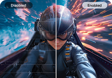 Porównanie płynności obrazu z pilotem myśliwca; lewa strona niewyraźnia (disabled), prawa czysta i wyraźna (enabled)