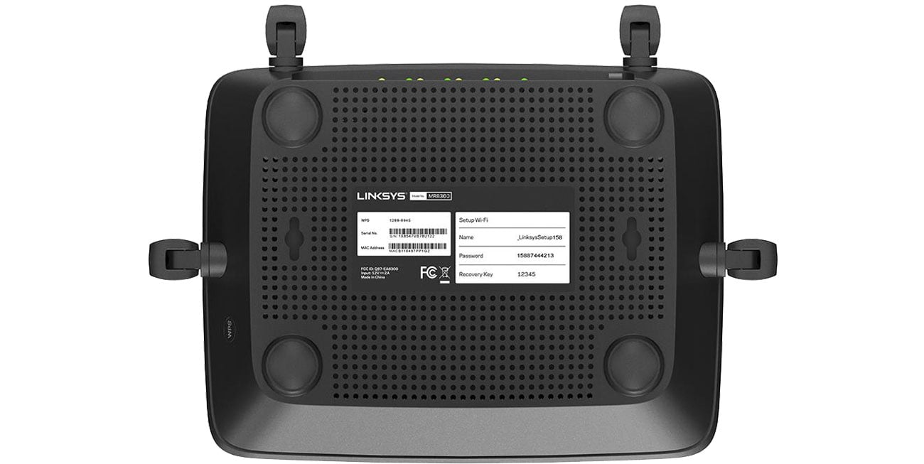 Linksys MR8300 - Widok od spodu