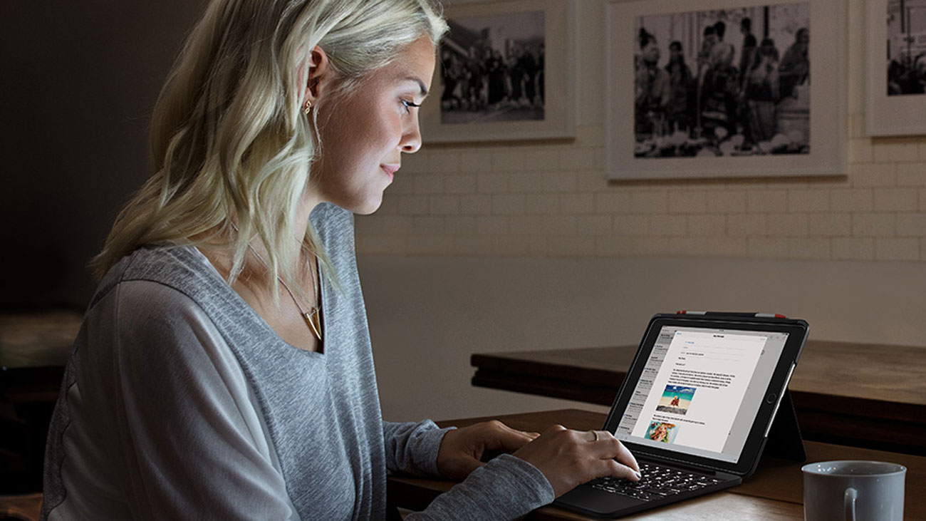 Etui na tablet Logitech Slim Combo do iPad 9.7''