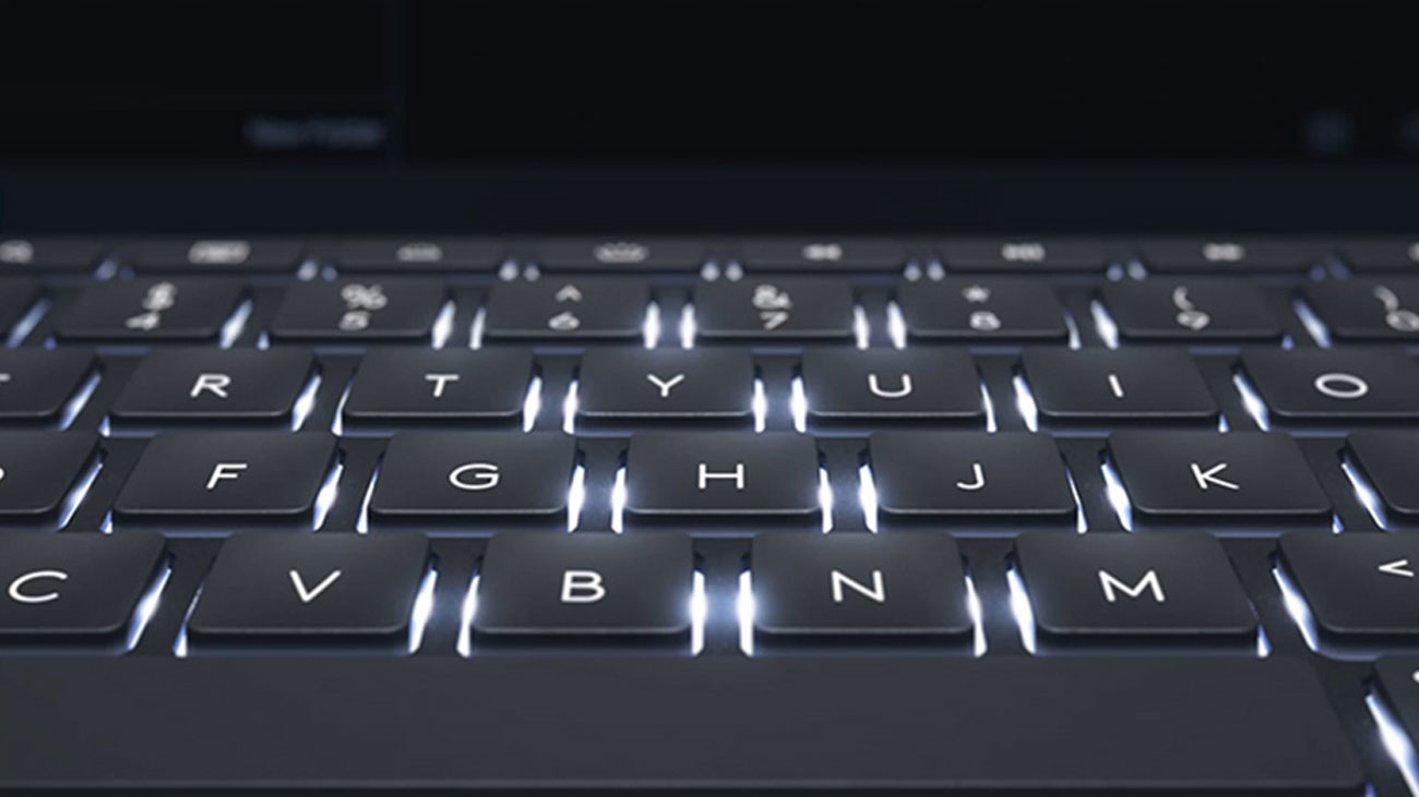 Logitech Slim Combo Podświetlane klawisze