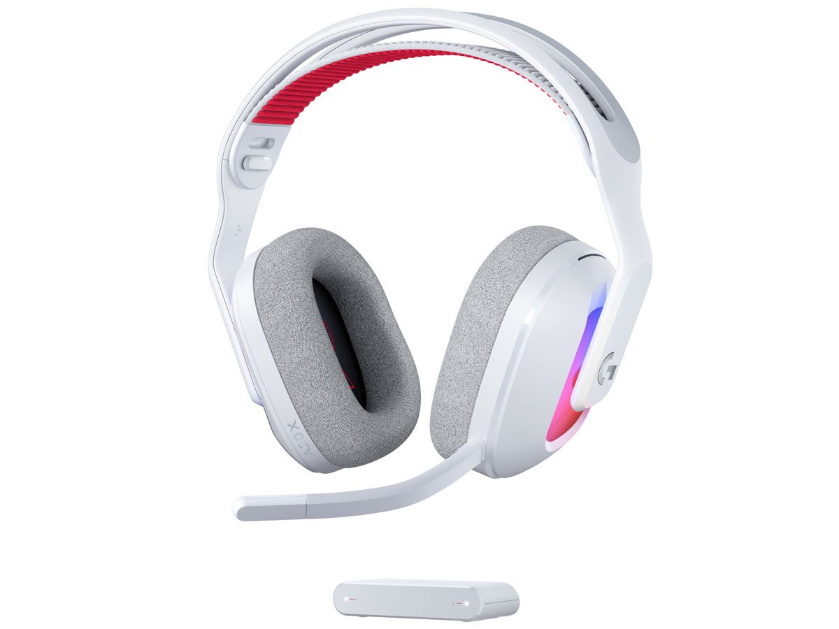 Słuchawki bezprzewodowe Logitech A20 X Białe - Widok od przodu pod kątem wraz ze stacją bazową PLAYSYNC