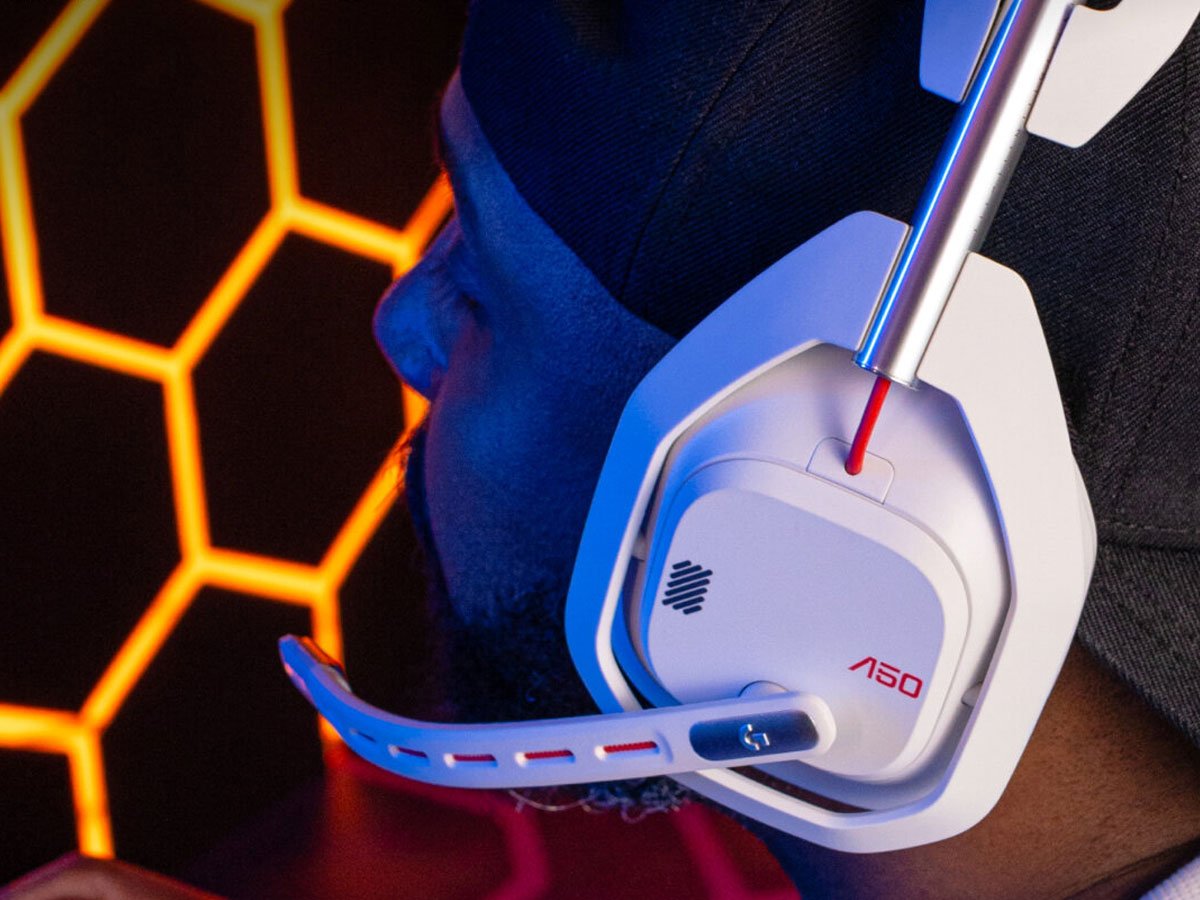 Słuchawki Logitech ASTRO A50 (Gen 5) Białe - Grafika lifestyle