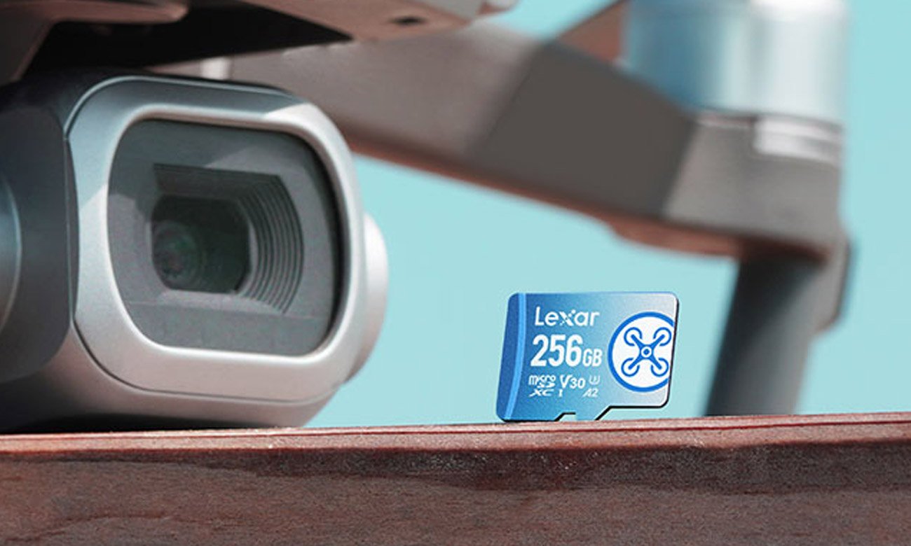 Lexar FLY High-Performance 1066x z dronem