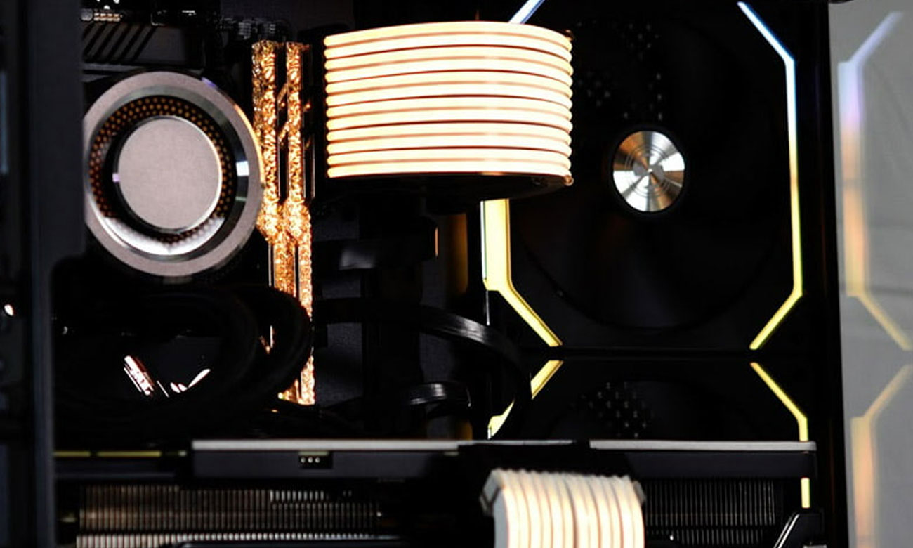 Lian Li Strimer Plus Triple 8-Pin kolor żółty w obudowie