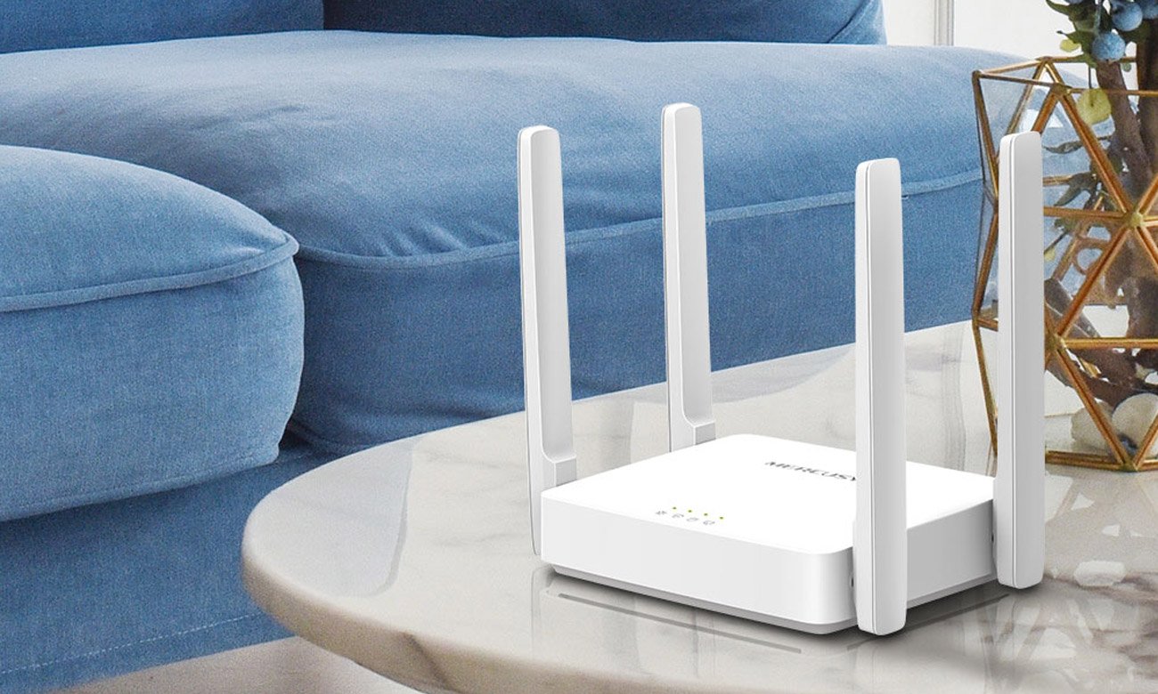Router Mercusys AC10 DualBand na stole w salonie