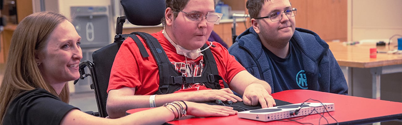 Kontroler adaptacyjny Xbox Adaptive Controller - Wzmocniony przez społeczność