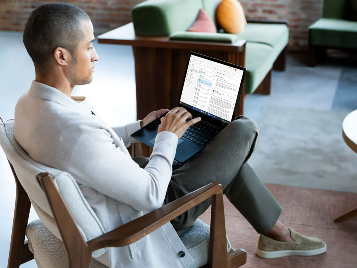 Microsoft Surface Laptop 6 przód
