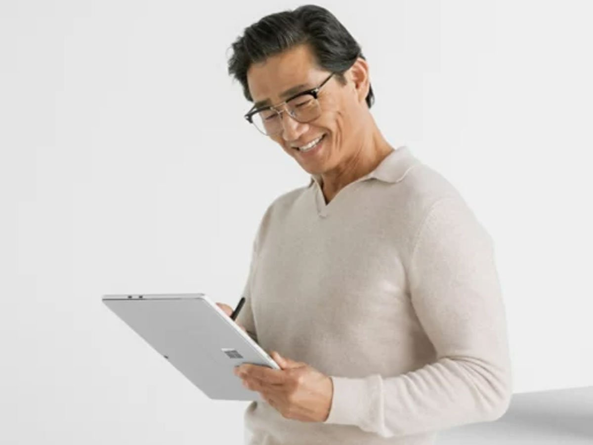 Microsoft Surface Pro 10 tył
