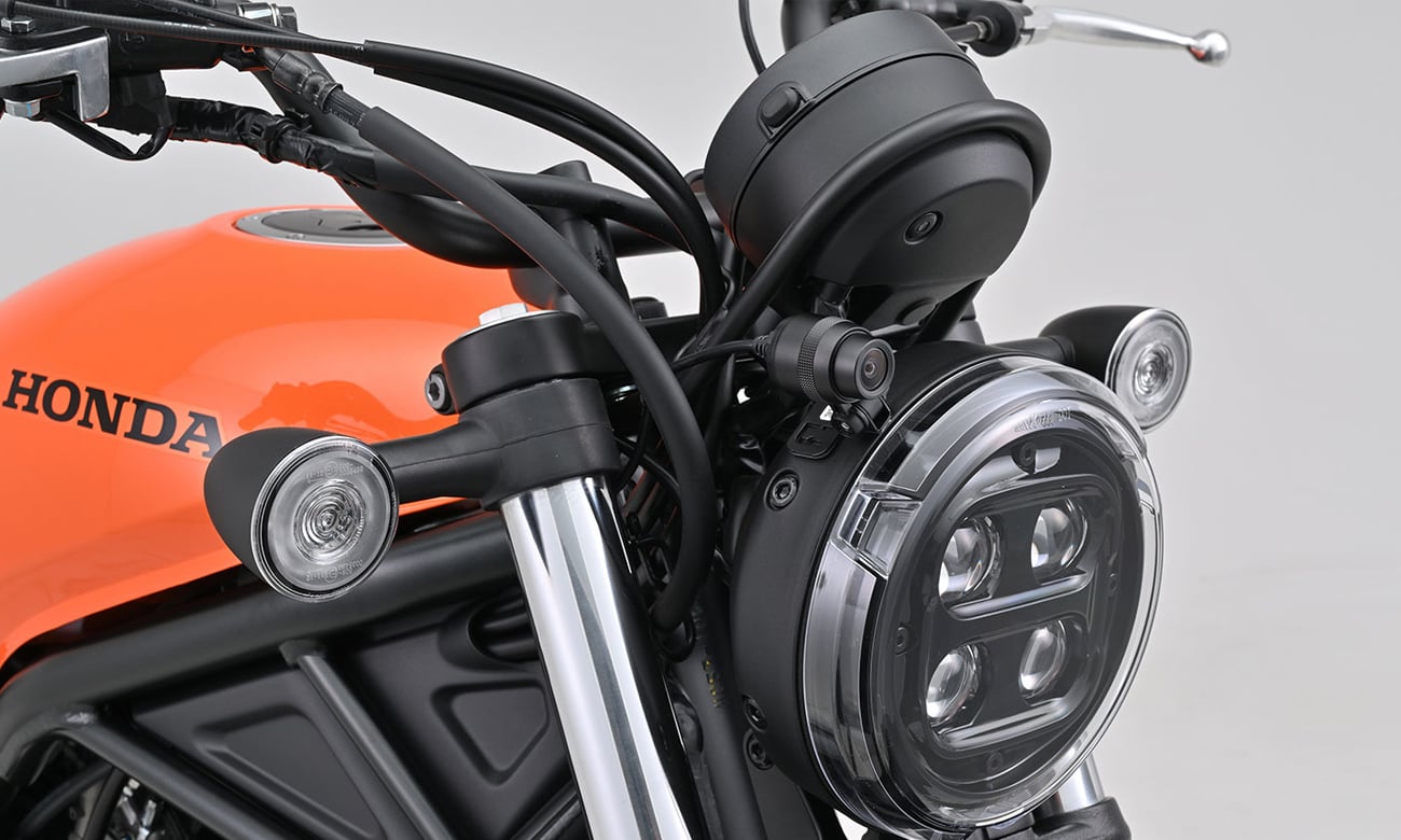 Wideorejestrator motocyklowy Mio MiVue M820WD - Grafika lifestyle