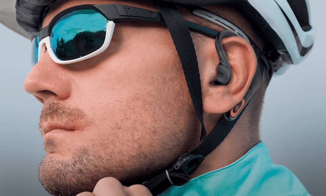 Słuchawki bezprzewodowe Mixx Audio StreamBuds Sports Charge Czarne - Grafika lifestyle