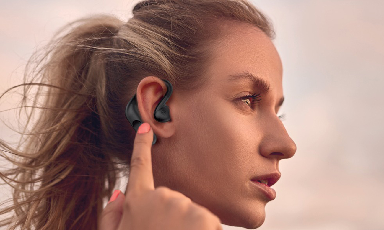 Słuchawki bezprzewodowe Mixx Audio StreamBuds Sports Charge Czarne - Grafika lifestyle