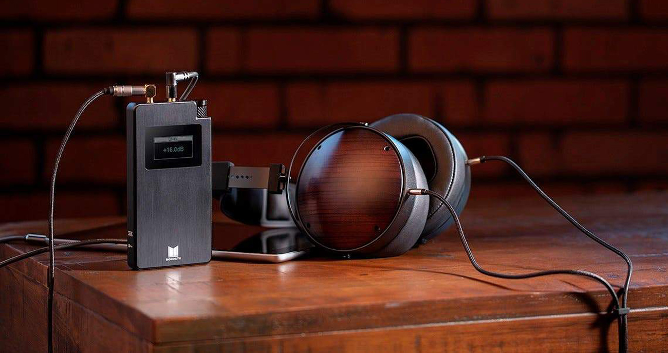 Złącza cyfrowe i analogowe