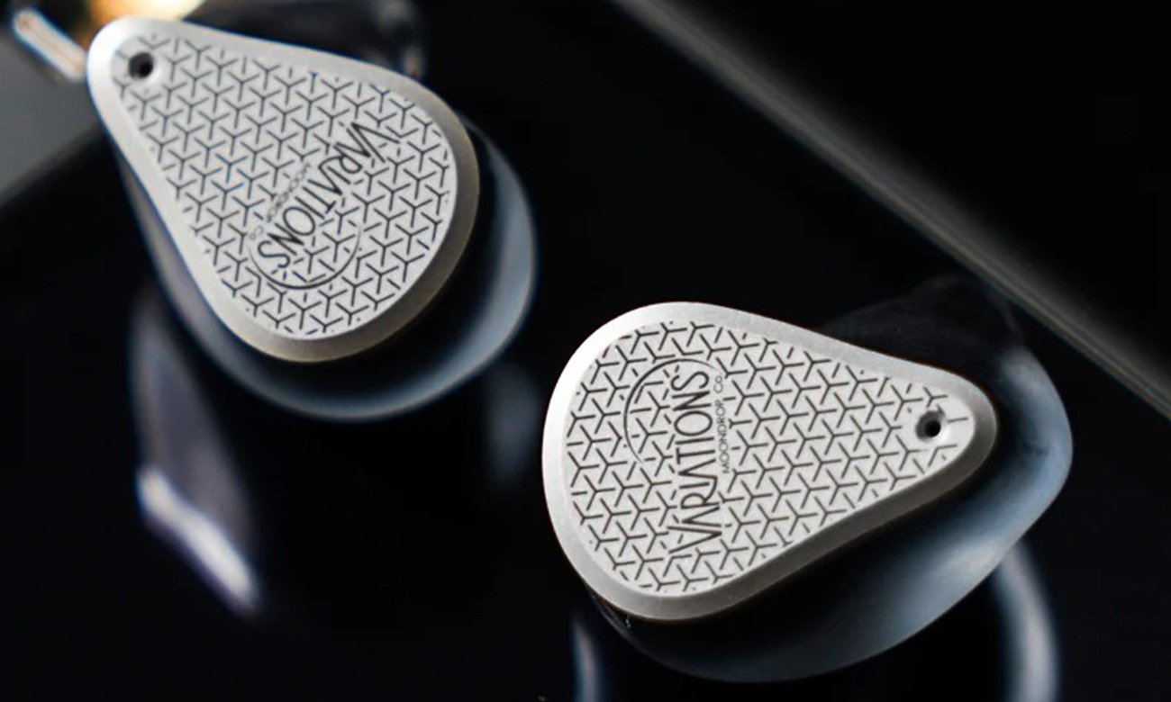 Hybrydowe monitory douszne Moondrop Variations - Grafika lifestyle