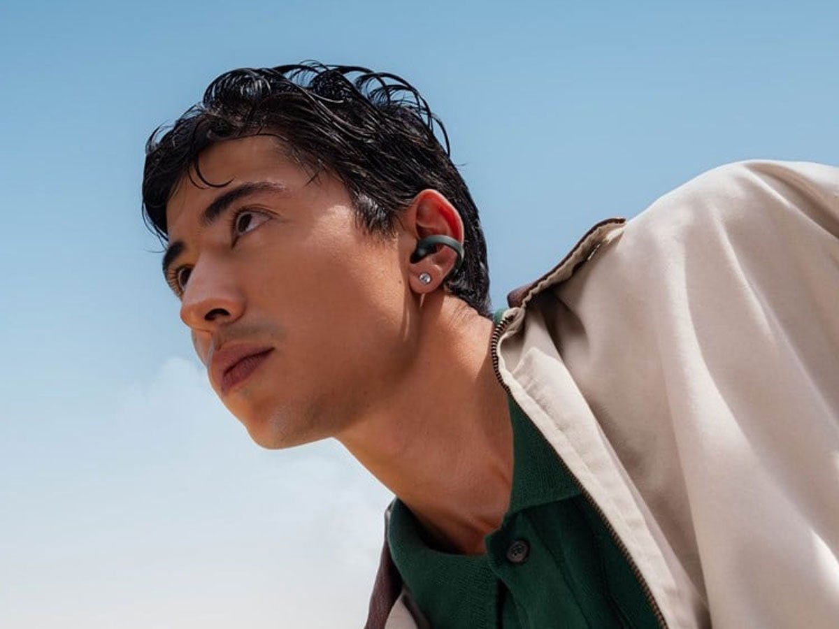 Słuchawki bezprzewodowe Motorola Moto Buds LOOP Trekking Green - Grafika lifestyle