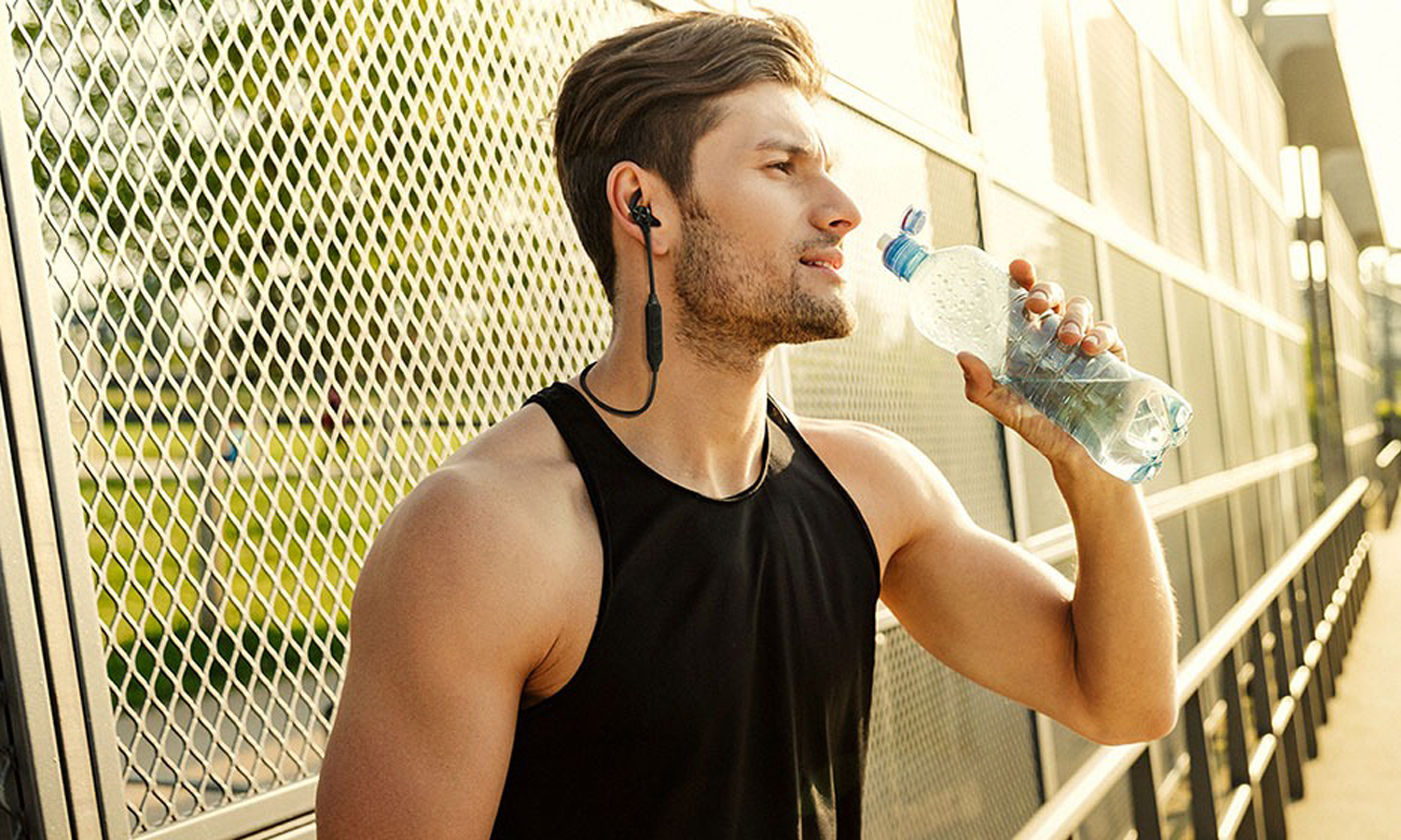 Słuchawki bezprzewodowe Motorola Moto SP105 Czarne - Grafika lifestyle