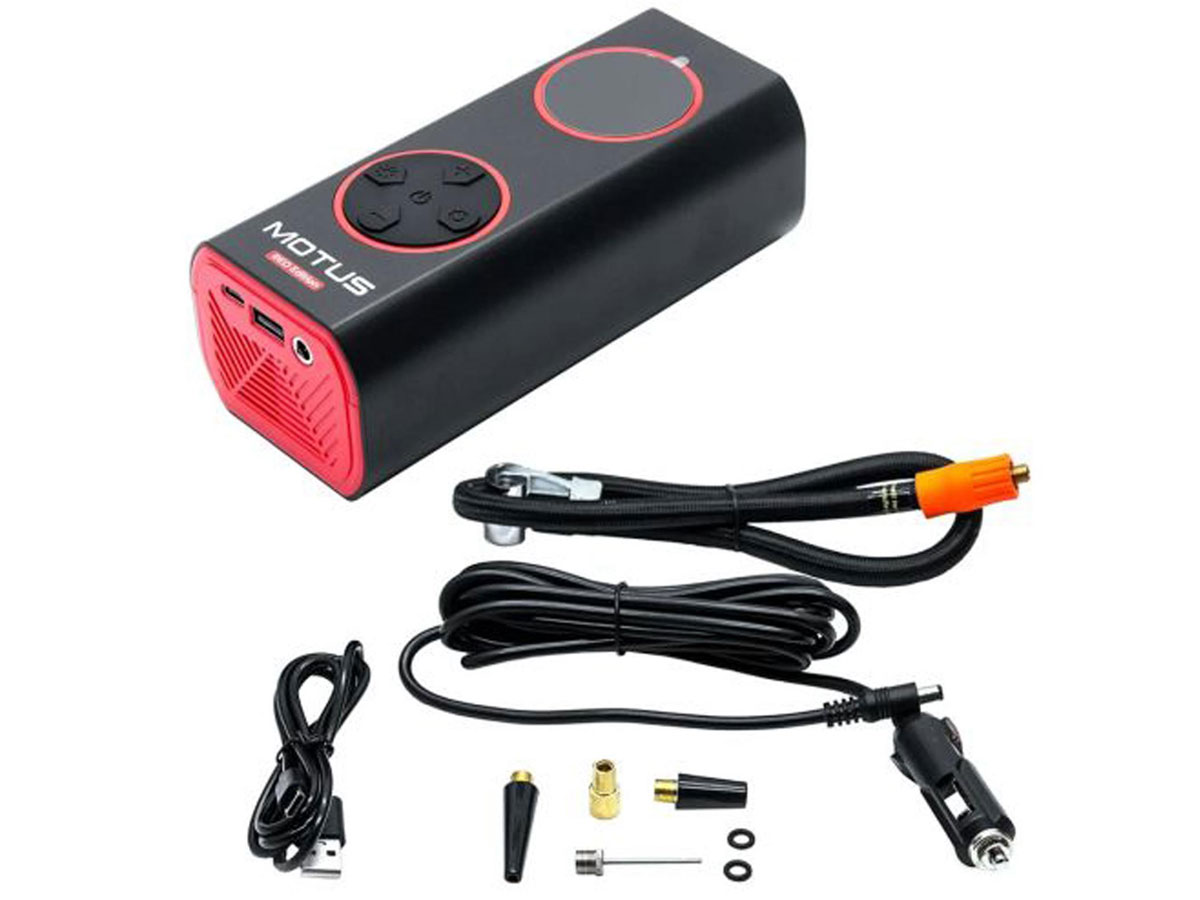 Pompka elektryczna Motus AirPump Pro Red Edition - Widok ogólny wraz z akcesoriami