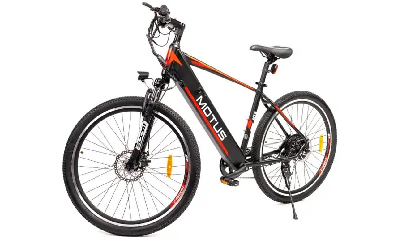 Rower elektryczny Motus MTB - Widok od przodu pod kątem