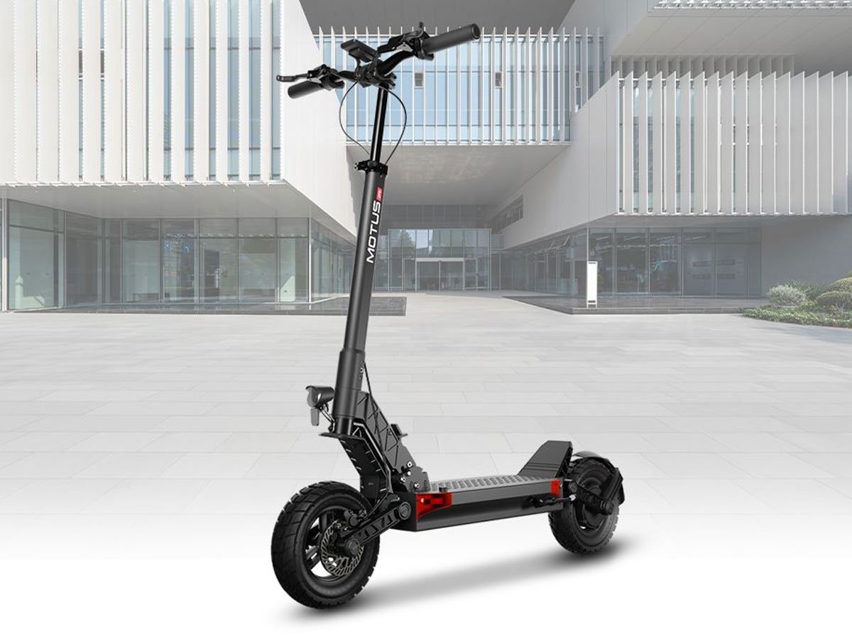 Hulajnoga elektryczna Motus Pro 10 2025 - Grafika lifestyle