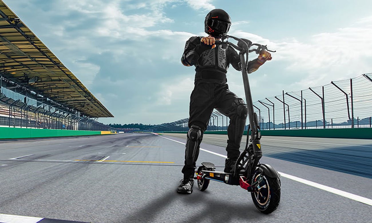 Hulajnoga elektryczna Motus PRO10 Daytona - Grafika lifestyle