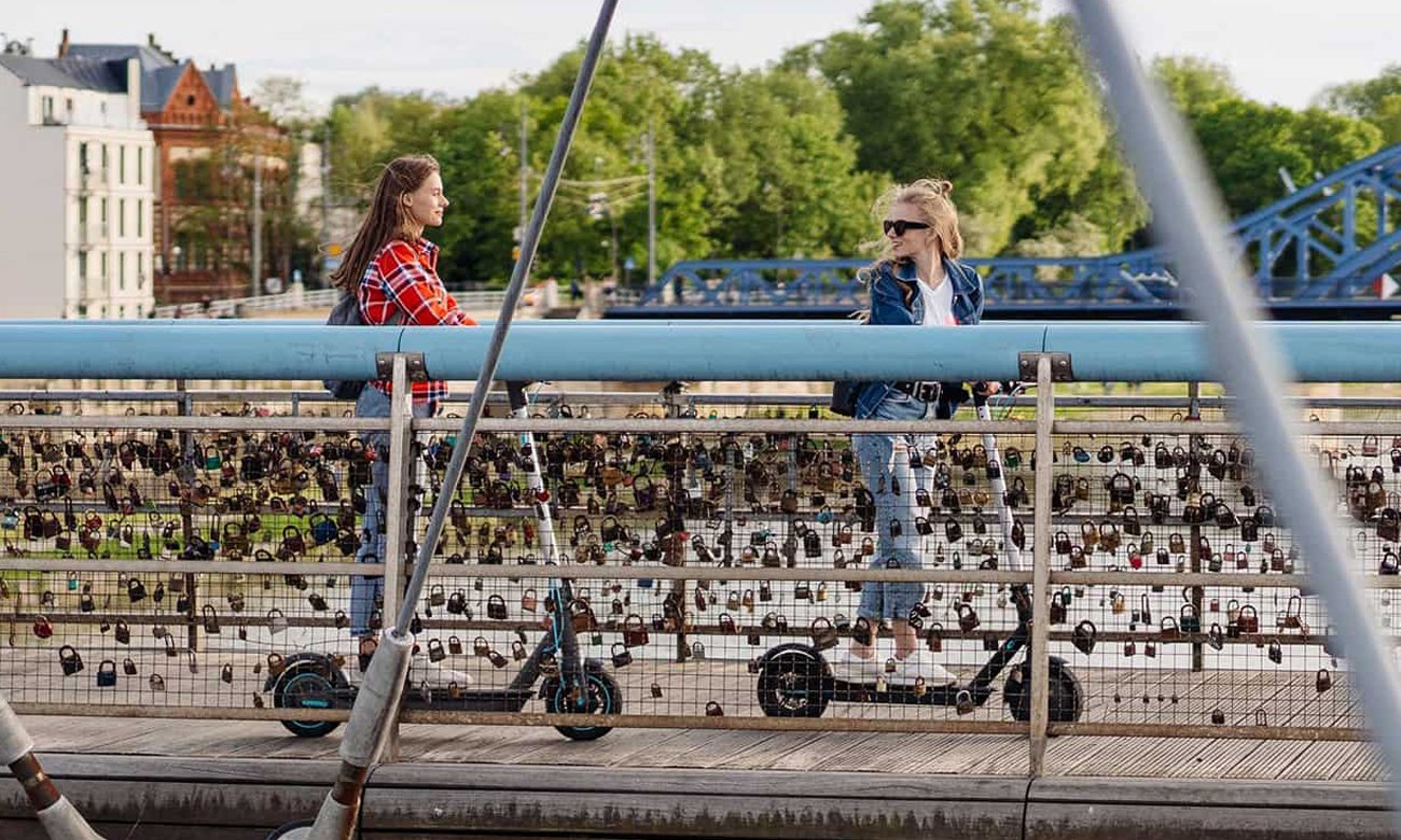 Hulajnoga elektryczna Motus Scooty 10 Lite 2023 - Bezpieczeństwo użytkowania