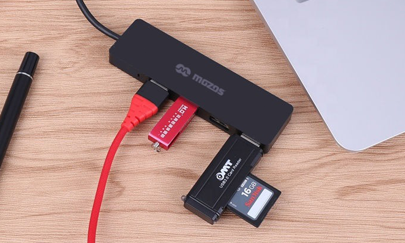 Czteroportowy hub USB 3.0 Mozos AC-HUB360 - Grafika lifestyle