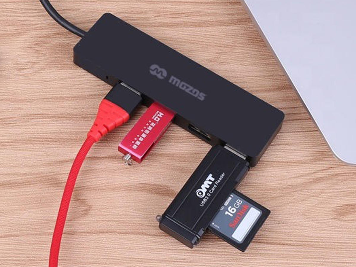 Czteroportowy hub USB 3.0 Mozos AC-HUB360 - Grafika lifestyle