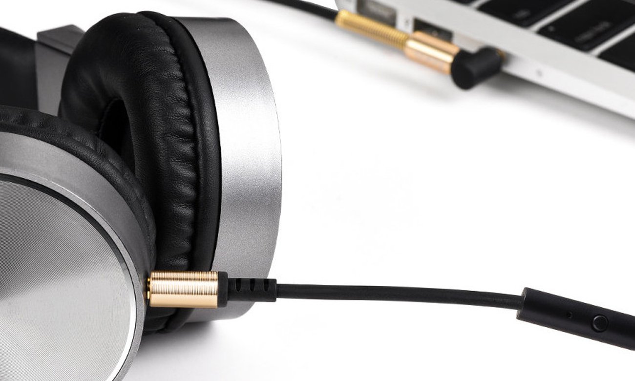 Kabel słuchawkowy z mikrofonem Mozos KSM1M AUX minijack 3,5 mm - Grafika lifestyle