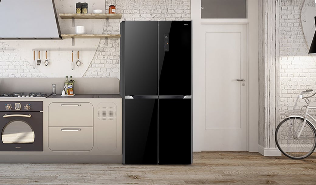 Lodówka Multidoor Slot-In MPM-503-SSI-13/D  w zabudowie kuchennej.