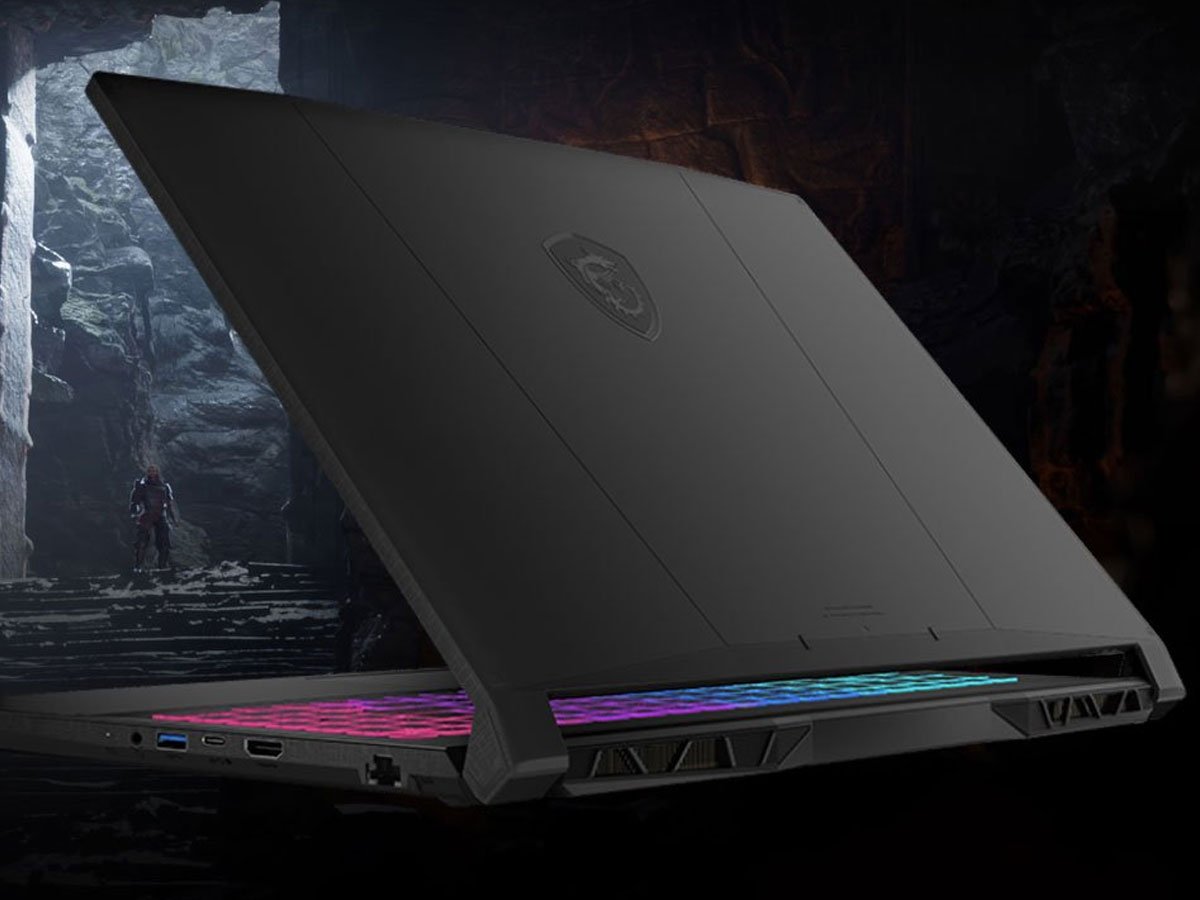 Laptop MSI Katana 15 pokrywa matrycy