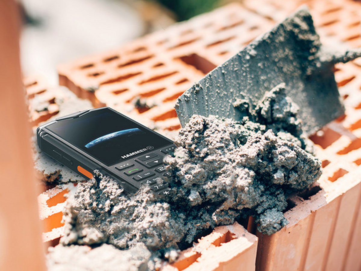Telefon myPhone Hammer Horizon LTE na budowie
