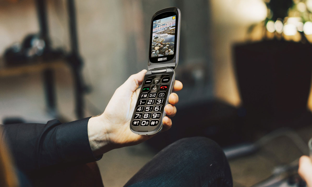 Maxcom MM 825 telefon