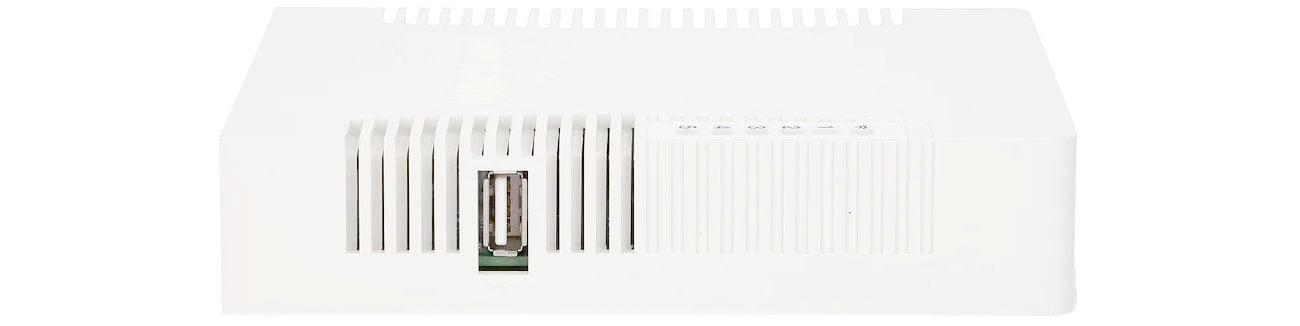 MikroTik RB951G-2HnD port USB