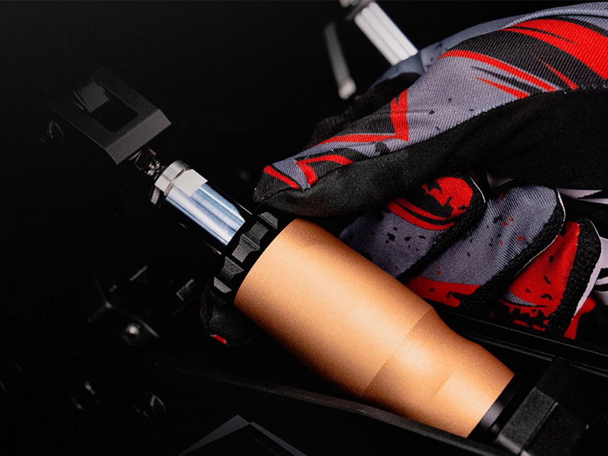 Pedał sprzęgła Moza Racing CRP2 RS067 - Grafika lifestyle