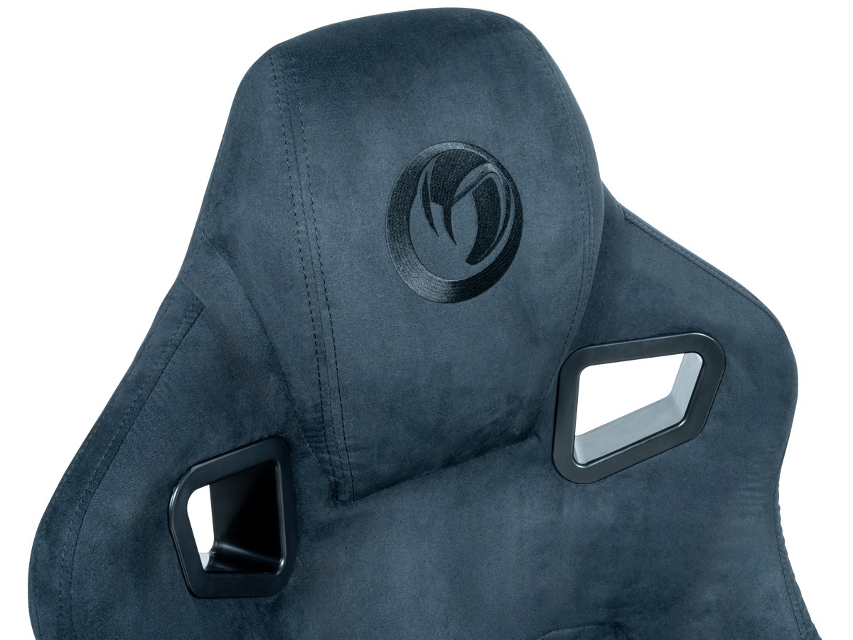 Nacon Racing Seat RM2 Cobra Alcantara Edition - Widok od przodu pod kątem