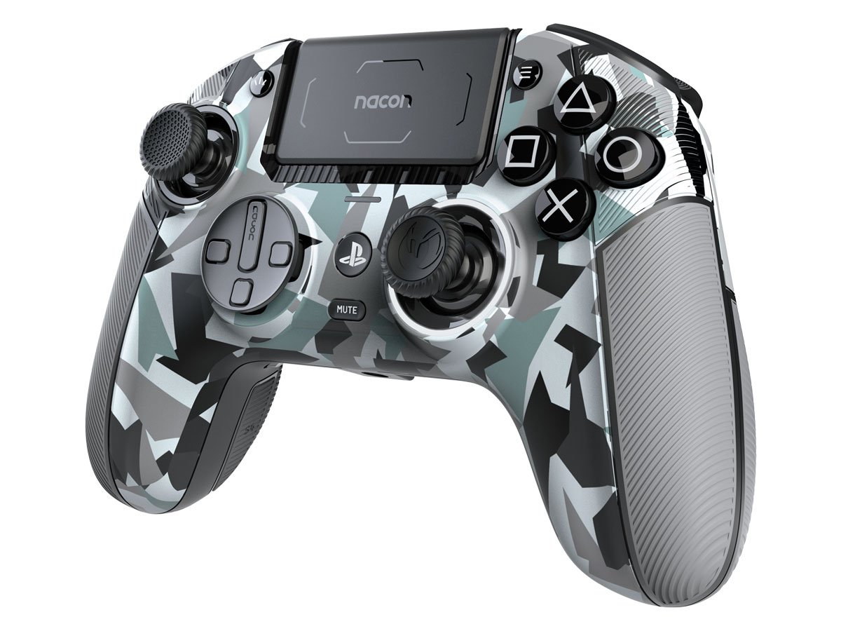 Kontroler Nacon Revolution 5 Pro Arctic Camo - Widok od przodu pod kątem