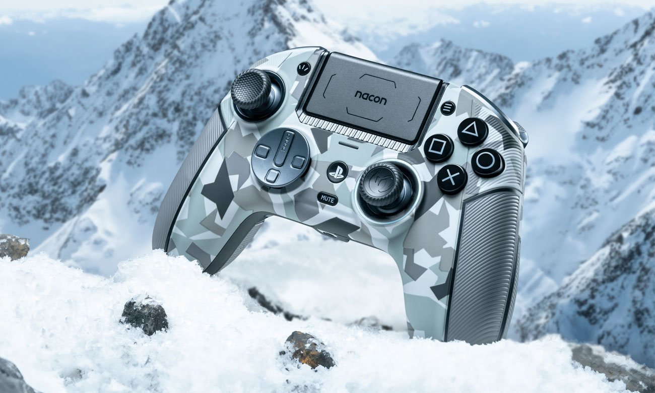 Kontroler Nacon Revolution 5 Pro Arctic Camo - Grafika lifestyle