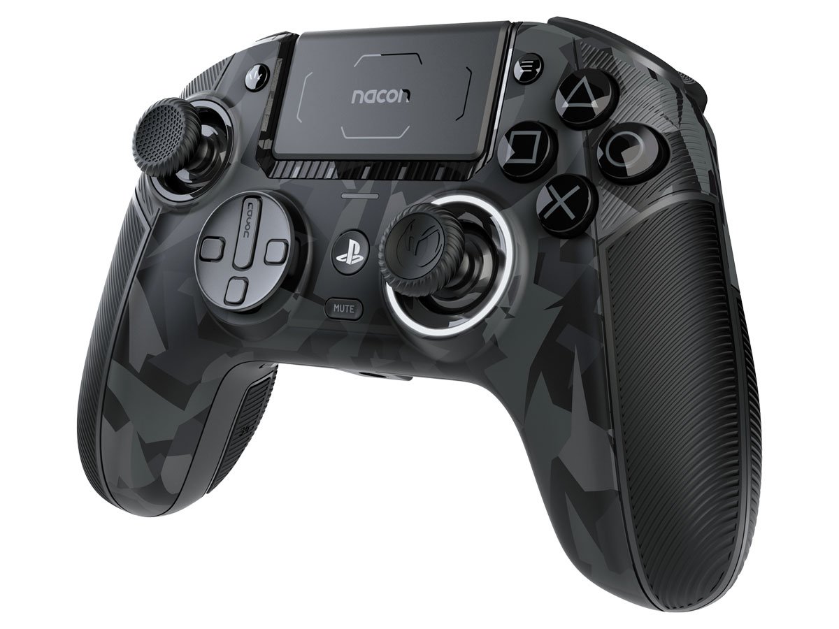 Kontroler Nacon Revolution 5 Pro Urban Camo - Widok od przodu pod kątem
